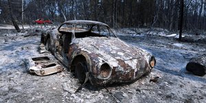 καμένα αυτοκίνητα