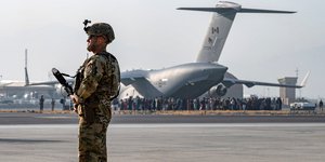 Αμερικανός στρατιώτης αεροδρόμιο Καμπούλ Αφγανιστάν