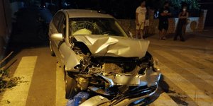 αυτοκίνητο τρακαρισμένο