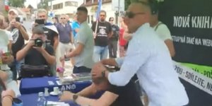 Επίθεση με αυγά κατά του πρωθυπουργού της Τσεχίας Αντρέι Μπάμπιτς