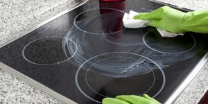 Πώς να καθαρίσετε τις κεραμικές εστίες