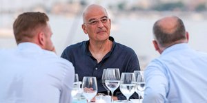 Ο ΥΠΕΞ Ν. Δένδιας παρέθεσε ανεπίσημο δείπνο στην Κέρκυρα στους ομολόγους του της Πολωνίας και της Λιθουανίας