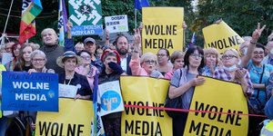 Διαδηλωτές ενάντια στο νομοσχέδιο της πολωνικής κυβέρνησης