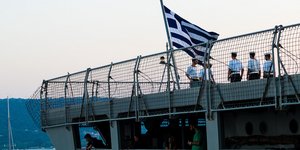 Ελληνικό Πολεμικό Ναυτικό πλοίο σημαία