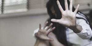 Ενδοοικογενειακή βία