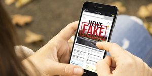 fakenews κινητό