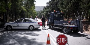 Η Αστυνομία περιπολεί δασική έκταση υπό τον κίνδυνο φωτιάς