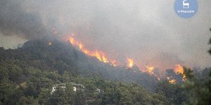 Φωτιά στη Ρόδο