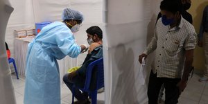 Εμβολιαστικό κέντρο στην Ινδία