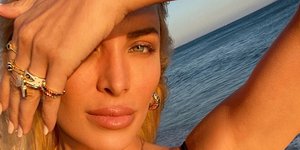 Η Κατερίνα Καινούργιου ποζάρει για τον λογαριασμό της στο Instagram