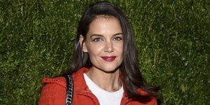 Η Κέιτι Χολμς