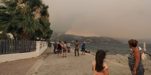 Κάτοικοι εγκαταλείπουν την Εύβοια