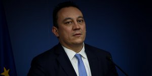 Κωνσταντίνος Βλάσης μπλε γραβάτα