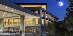 Πανσέληνος στο μουσείο Ακρόπολης