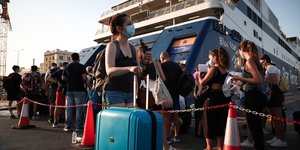 κοσμος ουρα καραβι