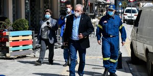 λεκκας περπαταει