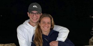 Μαρία Σάκκαρη Κωνσταντίνος Μητσοτάκης αγκαλιά