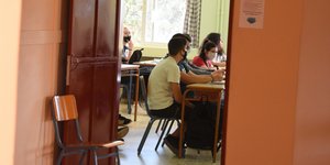μαθητες ανοιχτη πορτα