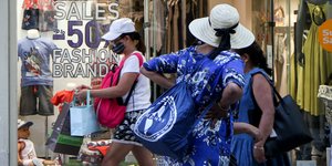 καπελα μαγαζια 