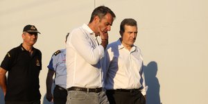 Ο Κυρ. Μητσοτάκης με τον Μιχ. Χρυσοχοΐδη στο συντονιστικό κέντρο 