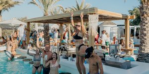 Πάρτι για τα τρία χρόνια λειτουργίας του έκανε το Nikki Beach Resort & Spa Santorini