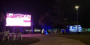 Στήθηκε η Γιγαντοοθόνη του Δήμου Γρεβενών στο “Πάρκο των Μανιταριών” για τον μεγάλο τελικό
