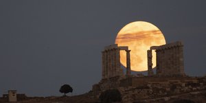 Φεγγάρι στο Σούνιο