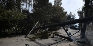 Πεσμένη κολώνα ηλεκτρικού ρεύματος