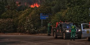 ταμπελα βαρυμπομπη 