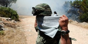 Περαιτέρω ενεργός συνδρομή του στρατού στην αντιμετώπιση των πυρκαγιών
