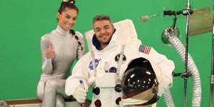 Ο Πέτρος Πολυχρονίδης και η Νατάσα Κουβελά στα γυρίσματα του τρέιλερ για τον Τροχό της Τύχης