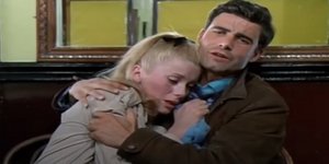 Ο Νίνο Καστελνουόβο στην ταινία «Ομπρέλες του Χερβούργου» μαζί με την Κατρίν Ντενέβ