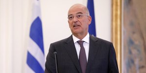 νικος δενδιας