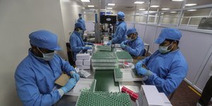 Παραγωγή εμβολίων κατά του κορωνοϊού στην Ινδία