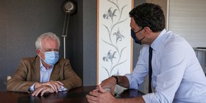 Συνάντηση του Βασίλη Κικίλια με τον Σταύρο Μπένο