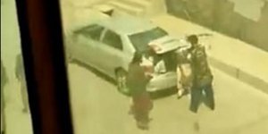 Ταλιμπάν φορτώνουν αιχμαλώτους σε πορτμπαγκάζ στην Καμπούλ