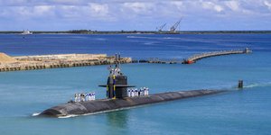 To αμερικανικό πυρηνοκίνητο επιθετικό υποβρύχιο USS Oklahoma City, κλάσης Virginia 