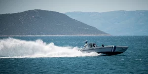 ακυβέρνητο πλοίο Λιμενικό σκάφος 