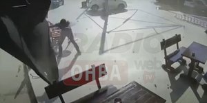 Ανεμοστρόβιλος χτύπησε επιχείρηση στη Θήβα