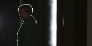 Η Ανγκελα Μέρκελ στην πόρτα του Μεγάρου Μαξίμου