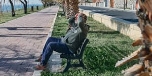 αντρας παγκακι