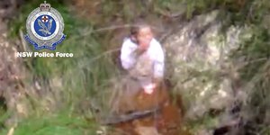 Το αγόρι εντοπίστηκε ζωντανό μετά από 4 ημέρες σε ένα ρυάκι να πίνει νερό