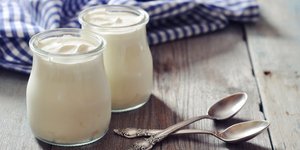Βάζο με ελληνικό, στραγγιστό γιαούρτι