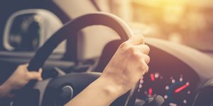 οδήγηση ελαστικά αυτοκινήτου