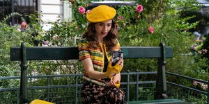 Η Λίλι Κόλινς στο Emily in Paris