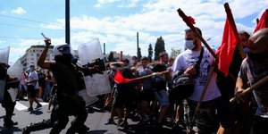 Ενταση σε πορεία στο κέντρο της Αθήνας