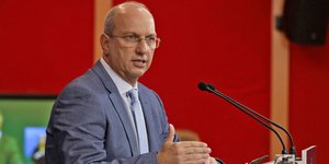 Γιάννης Οικονόμου