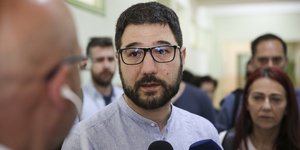 Νάσος Ηλιόπουλος μαο πουκαμισο