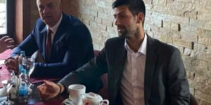 Η επίμαχη φωτογραφία του Τζόκοβιτς