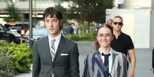 Η κόρη της Καμάλα Χάρις Έλλα Έμχοφ με τον σύντροφό της 